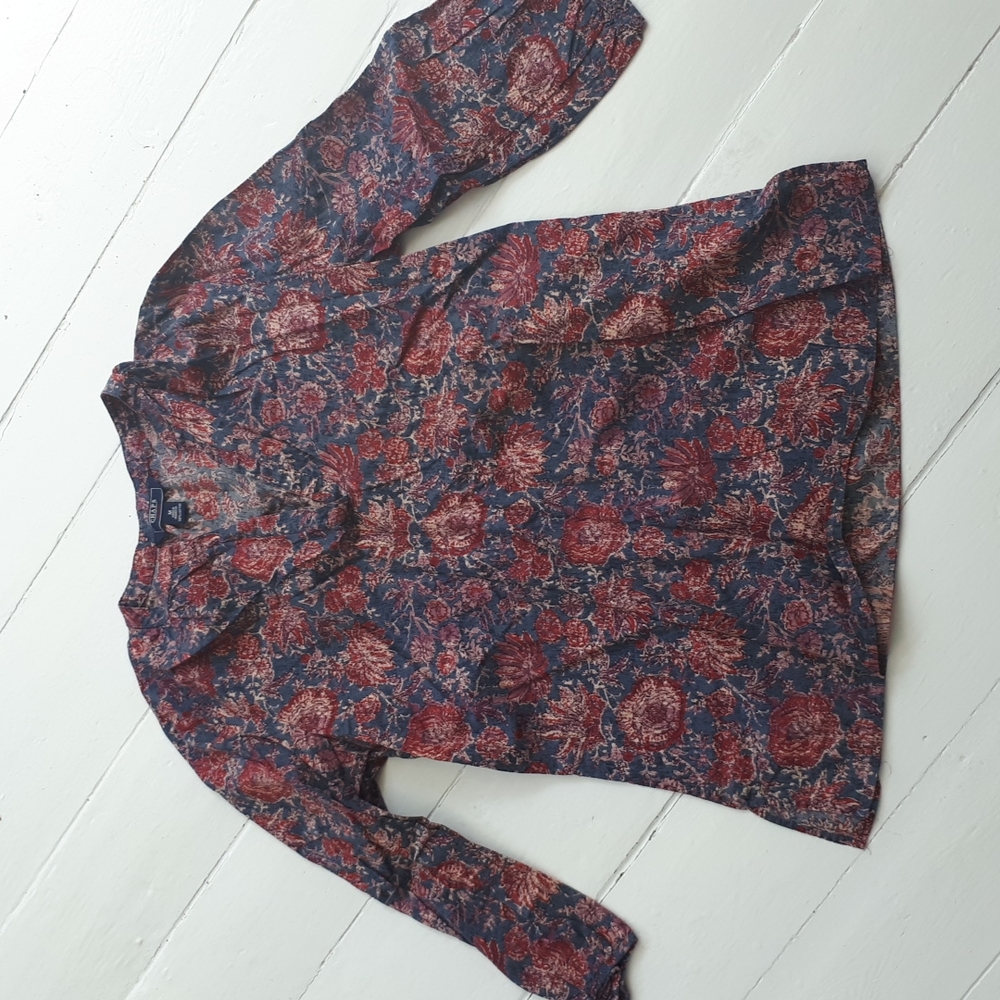 Chaps denim shirt. Size M. See pic 3 missing belt.